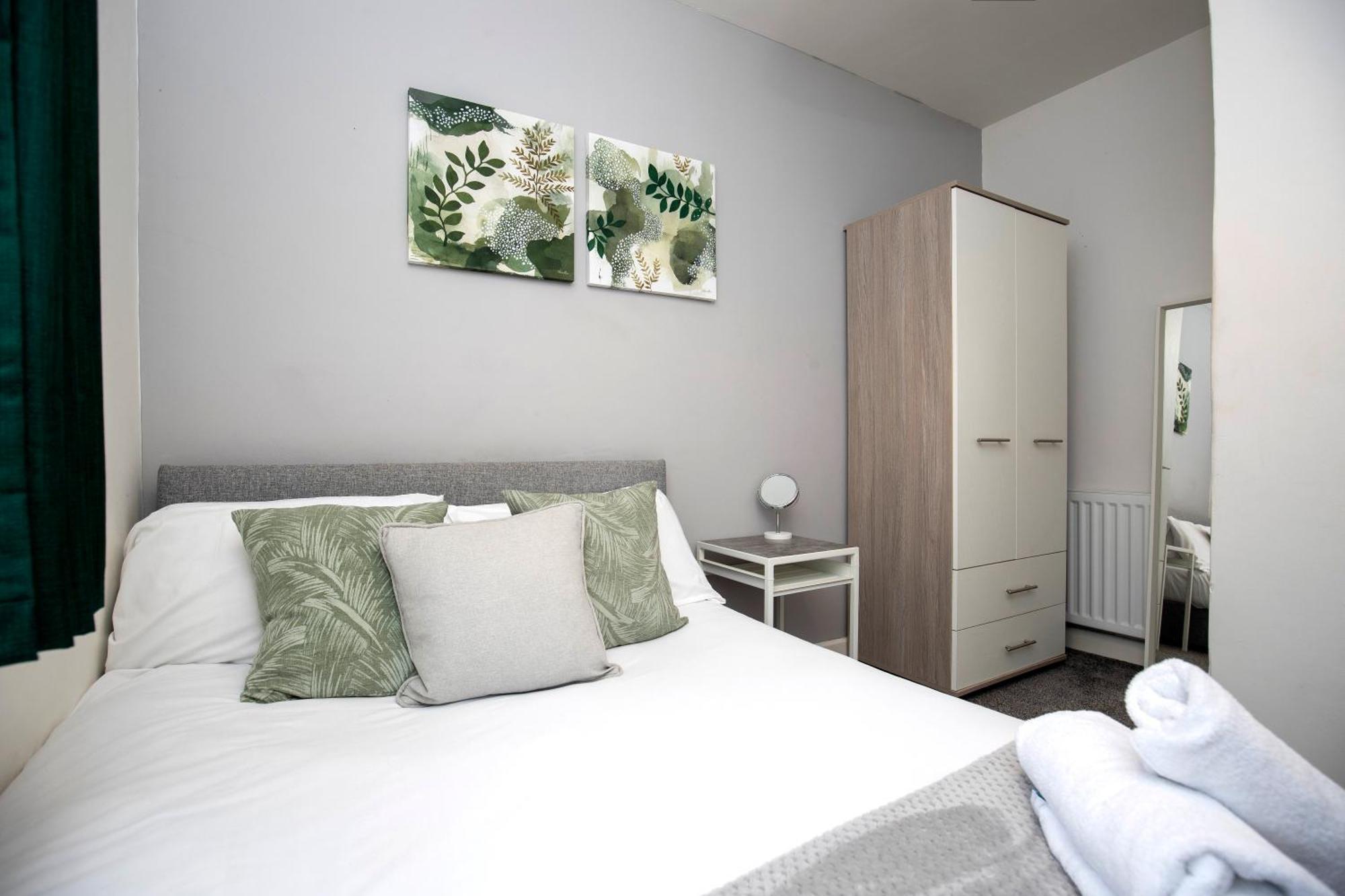 Quiet And Comfy House With 2 Bedrooms And 2 Bathrooms Super Fast Wifi And Crisp Hotel Standard White Linen Hosted By Our Home Short Stays Darlington  Exterior foto